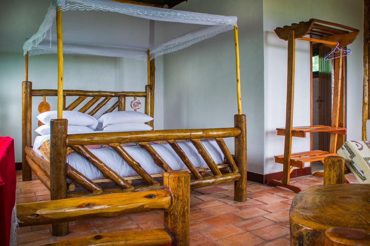 Queen Elizabeth PVT Lodge Kichwamba Exterior foto
