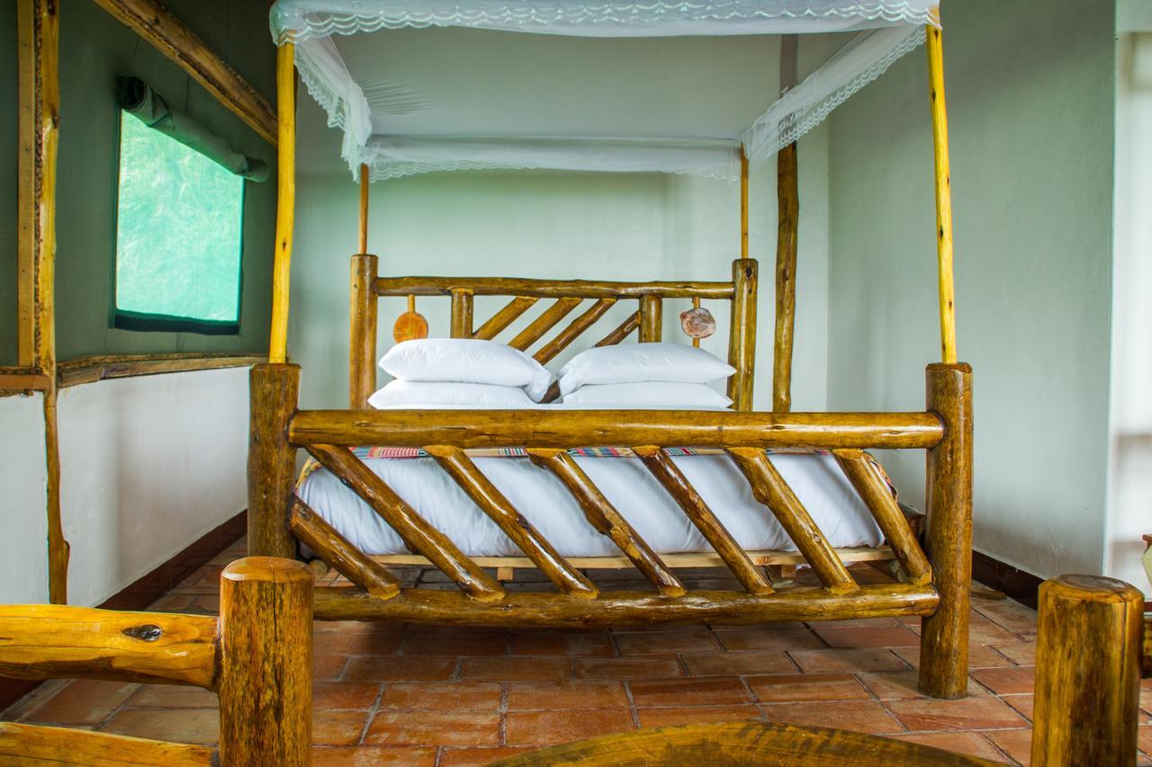 Queen Elizabeth PVT Lodge Kichwamba Exterior foto